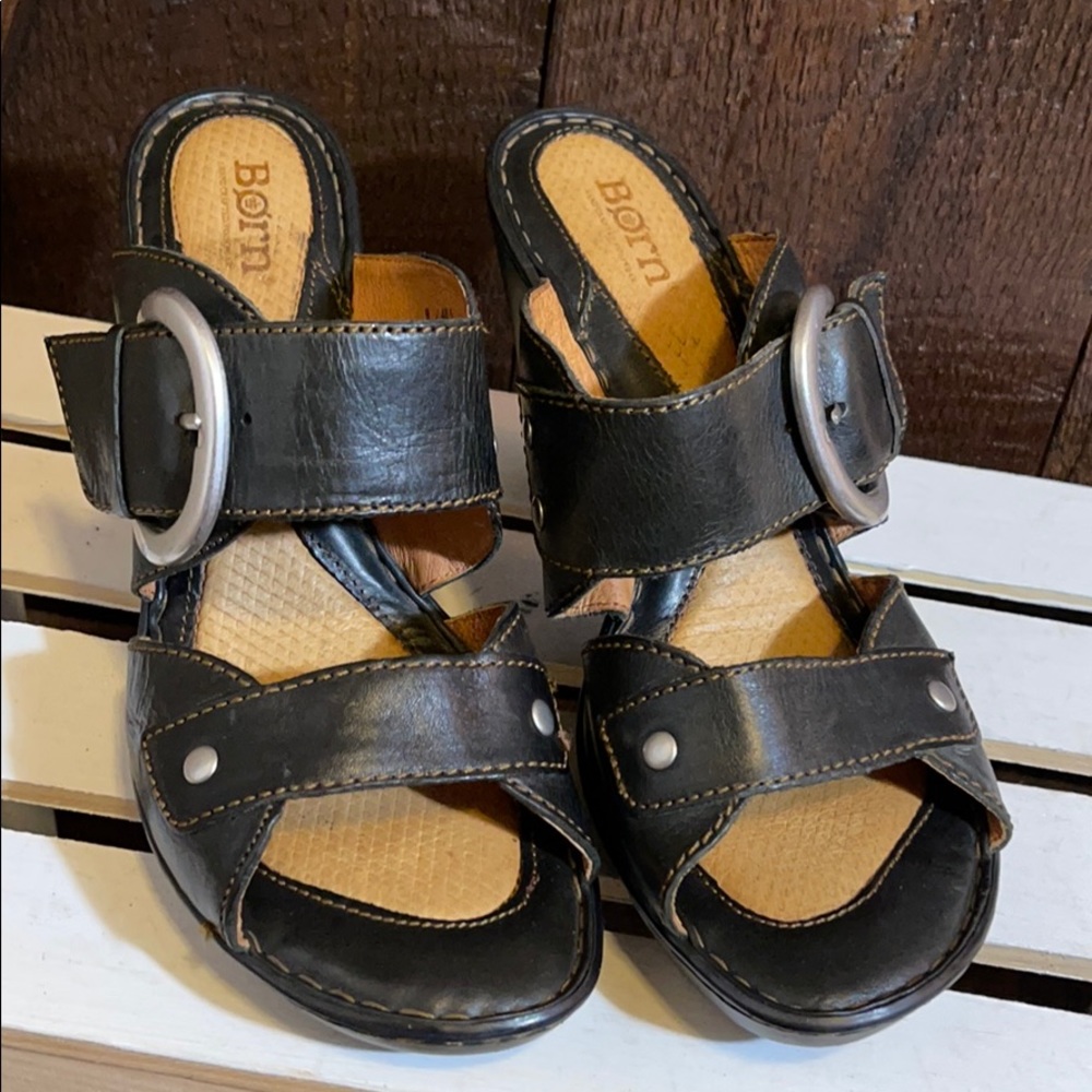 Born sandal